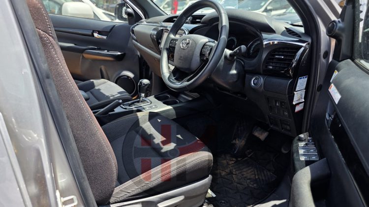 2020 TOYOTA HILUX DOUBLE CABIN