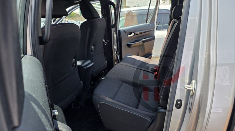 2020 TOYOTA HILUX DOUBLE CABIN