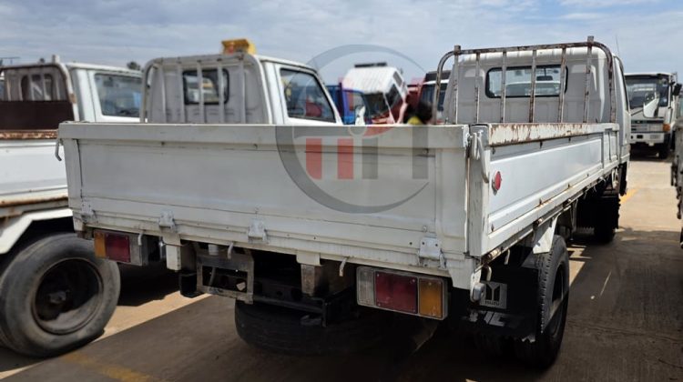 1988 ISUZU ELF 250 TRUCK