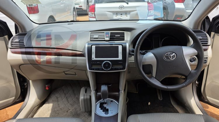 2012 TOYOTA PREMIO