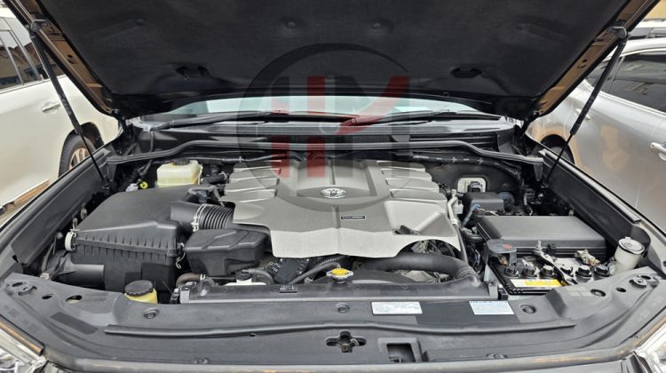 2016 TOYOTA LAND CRUISER V8