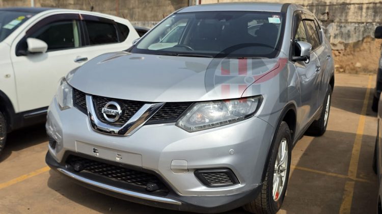2016 NISSAN X-TRAIL