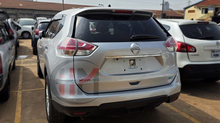 2016 NISSAN X-TRAIL