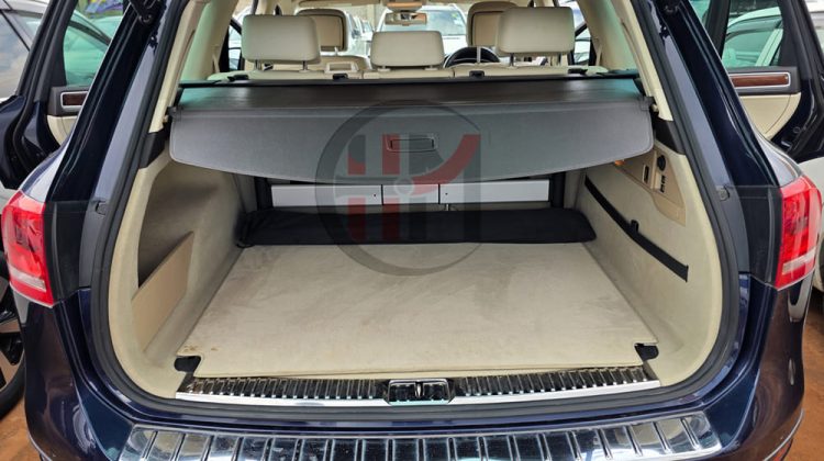 2012 VOLKSWAGEN TOUAREG