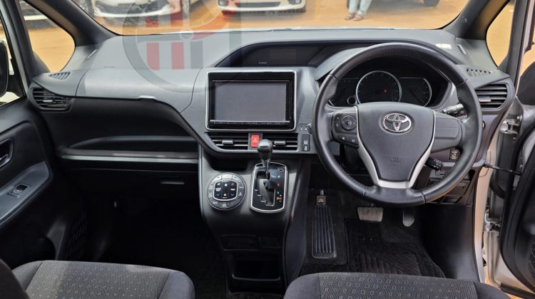2014 TOYOTA NOAH