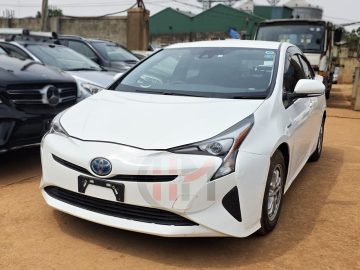 2016 TOYOTA PRIUS