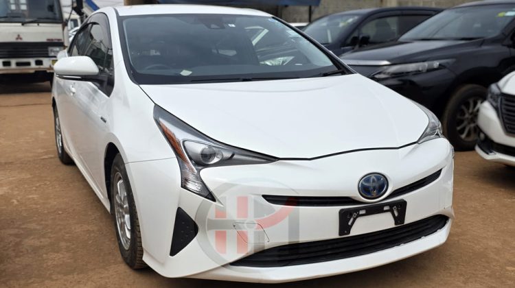 2016 TOYOTA PRIUS