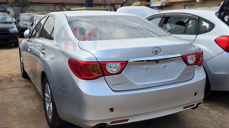 2011 TOYOTA MARK X