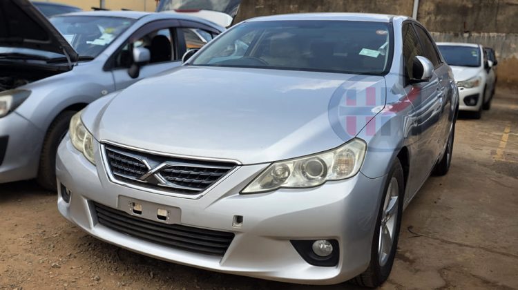 2011 TOYOTA MARK X