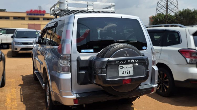 2013 MITSUBISHI PAJERO