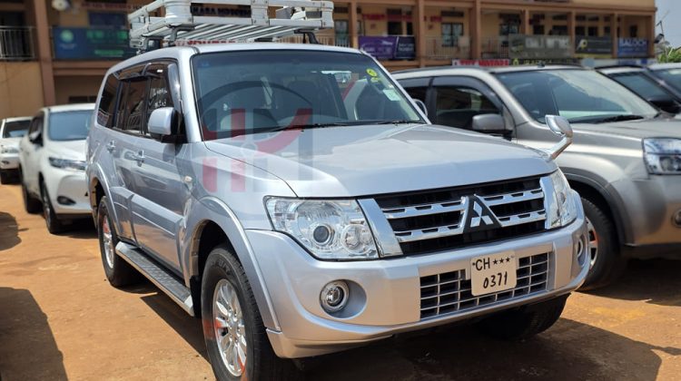 2013 MITSUBISHI PAJERO