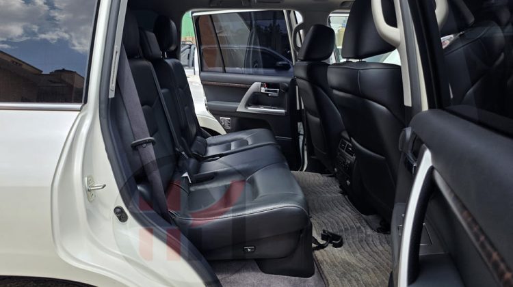 2015 TOYOTA LAND CRUISER ZX V8