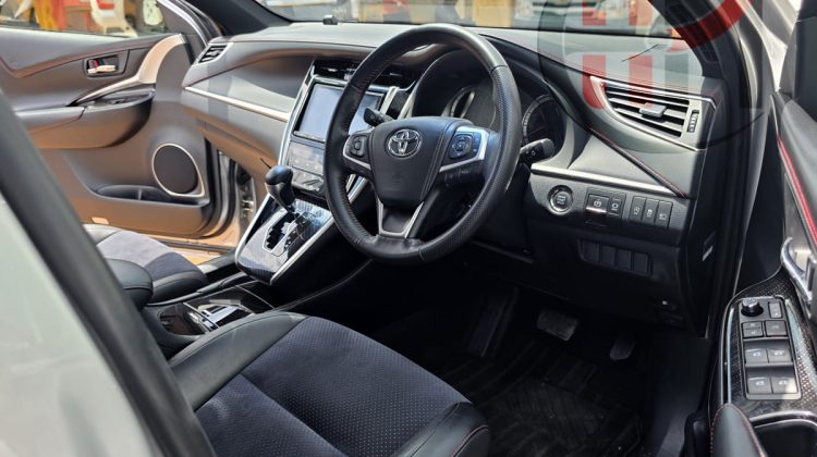 2017 TOYOTA HARRIER TURBO