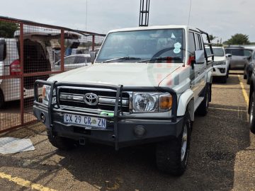 2017 TOYOTA LAND CRUISER HARD TOP PICK UP