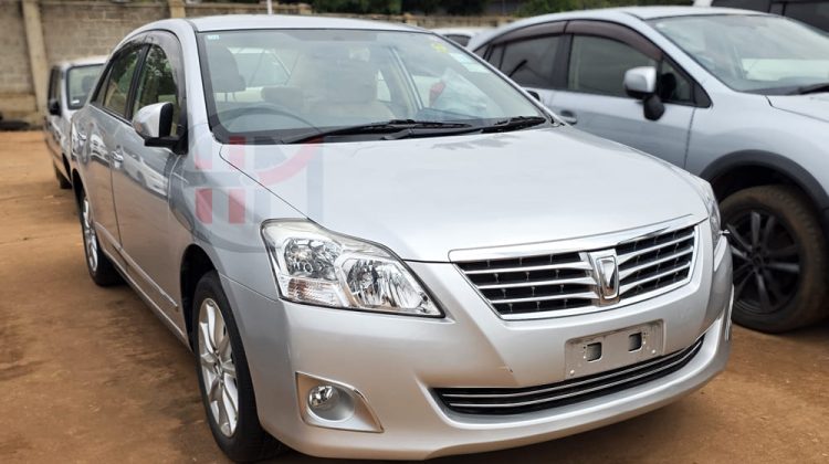 2012 TOYOTA PREMIO