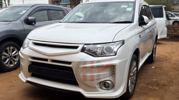 2013 MITSUBISHI OUTLANDER PHEV