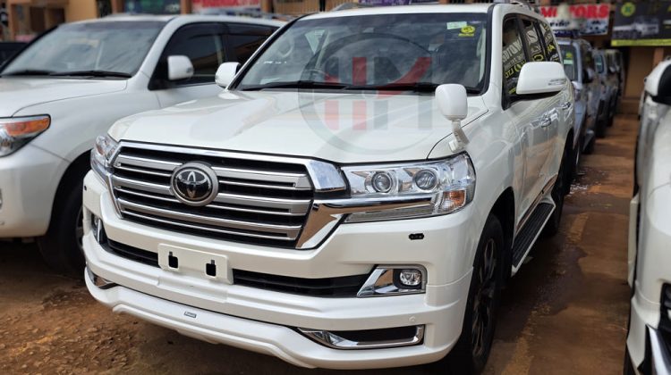 2018 TOYOTA LAND CRUISER V8