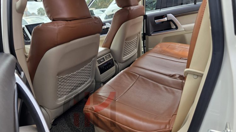 2018 TOYOTA LAND CRUISER V8