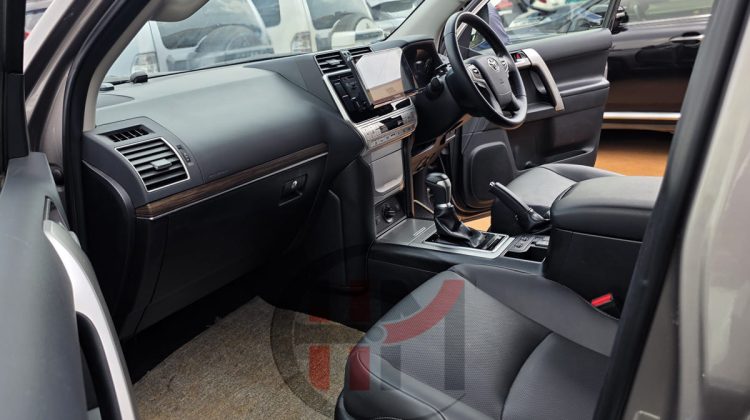 2022 TOYOTA LAND CRUISER PRADO TX