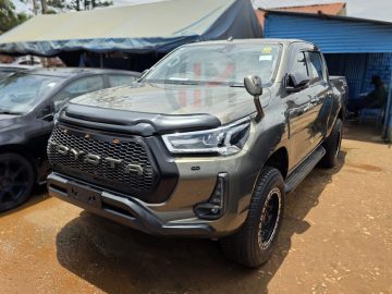 2022 TOYOTA HILUX DOUBLE CABIN PICK UP