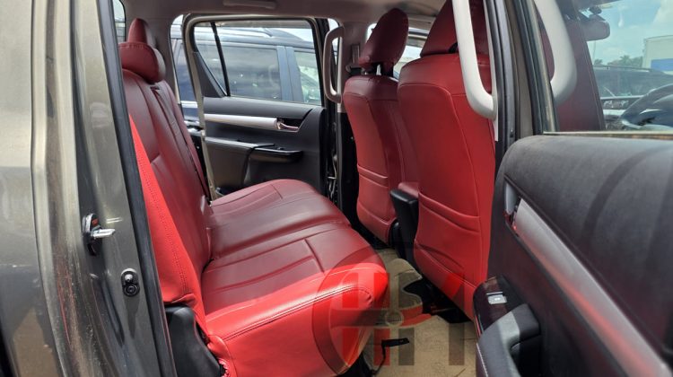 2022 TOYOTA HILUX DOUBLE CABIN PICK UP
