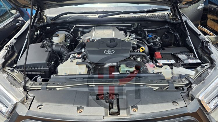 2022 TOYOTA HILUX DOUBLE CABIN PICK UP