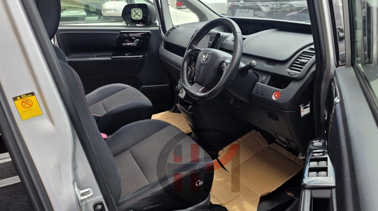 2013 TOYOTA NOAH GS